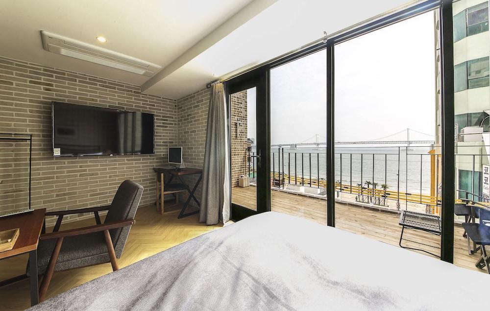 Brown Dot Hotel Gwangan Beach Busan Ngoại thất bức ảnh